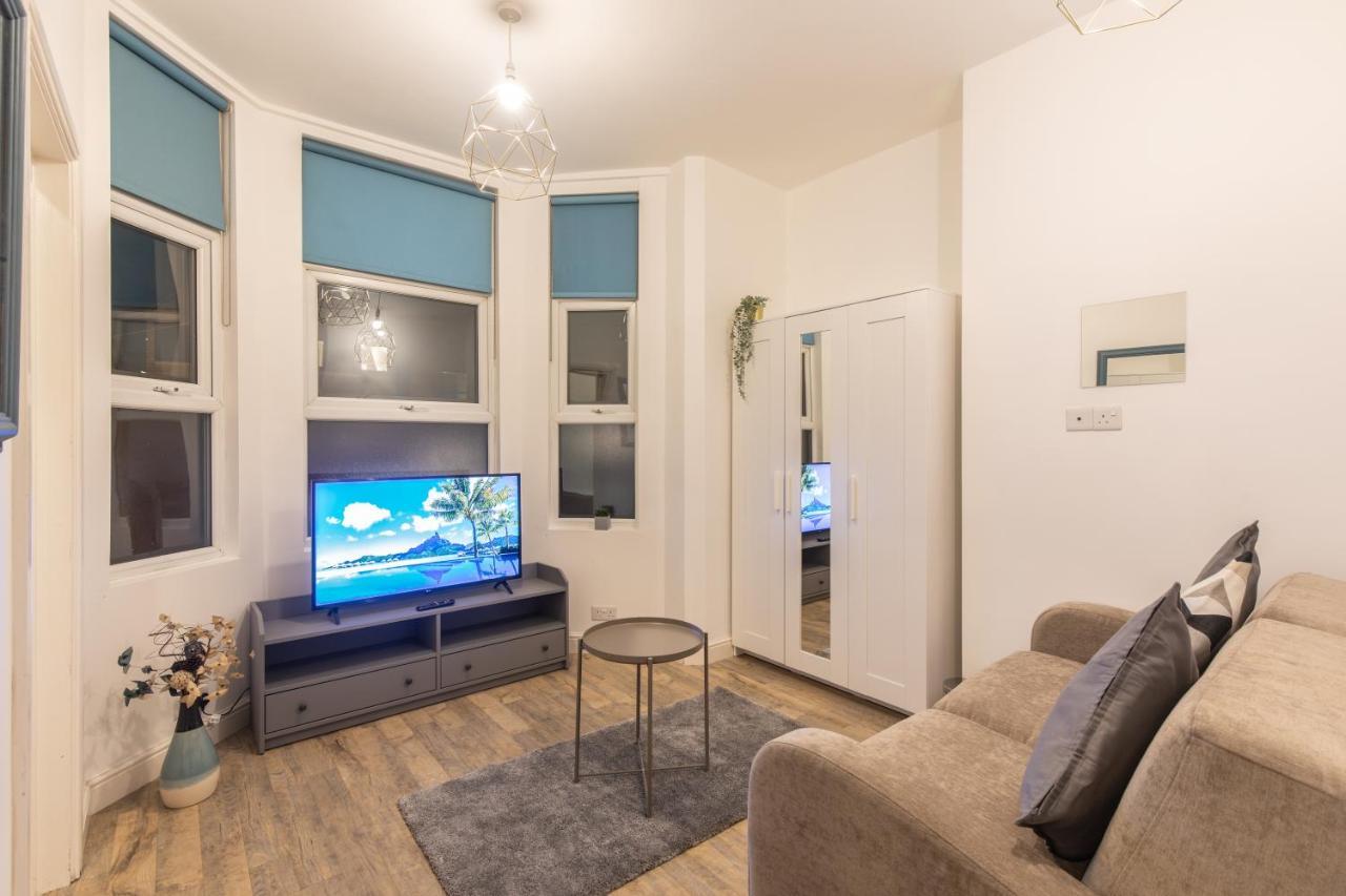 Cosy Modern Apartment, Grand Victorian Building, 5 Mins To Coventry City Centre Extérieur photo